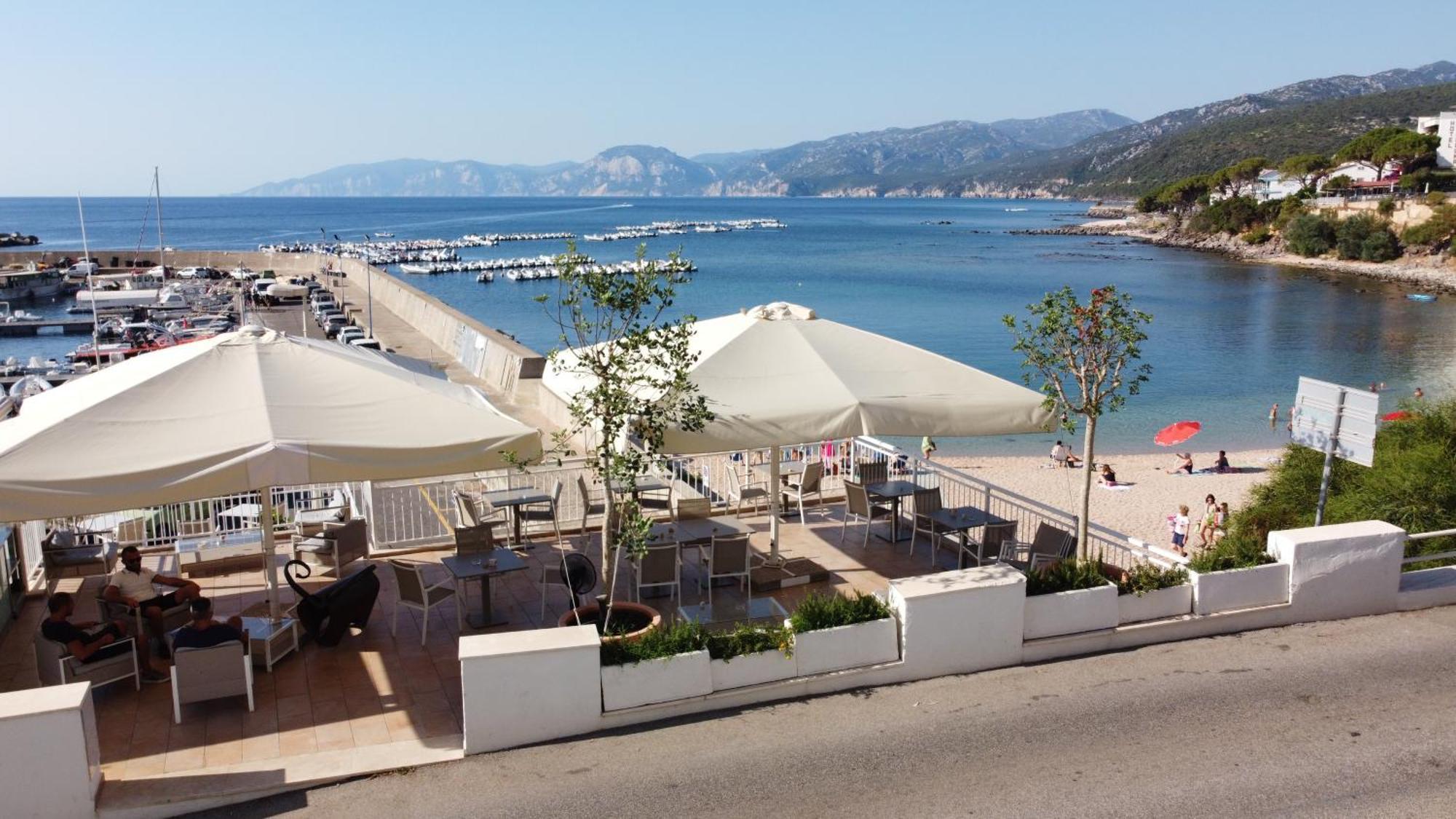 Bue Marino Hotel & Roof Lounge Кала-Гононе Екстер'єр фото